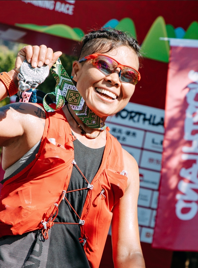 دعنا نعيد النظر في 2024 Yangshou 100 مع نظارة شمسية Pohinix Sport